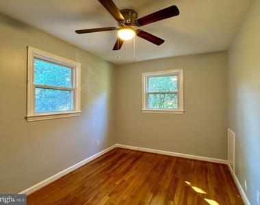 3221 Holly Hill Drive - Photo Thumbnail 9