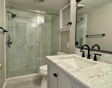 3221 Holly Hill Drive - Photo Thumbnail 15