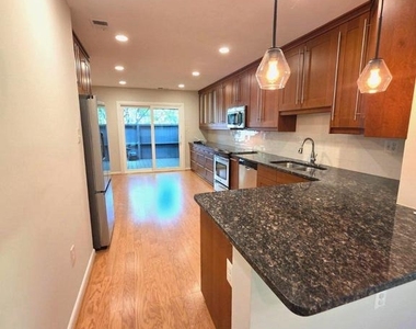 2001 Wethersfield Court - Photo Thumbnail 8