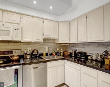 3709 S George Mason Drive - Photo Thumbnail 13
