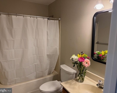 6064 Clay Spur Court - Photo Thumbnail 9