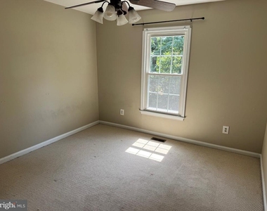 6064 Clay Spur Court - Photo Thumbnail 13