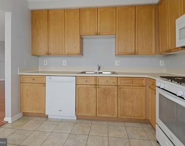 2480 Angeline Drive - Photo Thumbnail 16