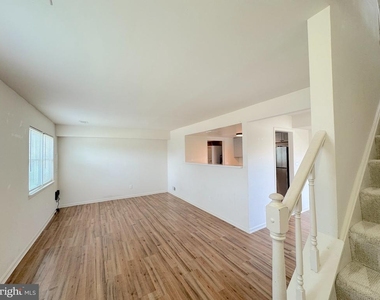 9503 Hagel Circle - Photo Thumbnail 2