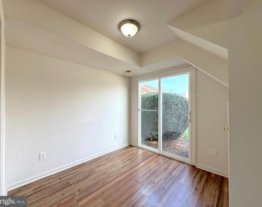 9503 Hagel Circle - Photo Thumbnail 6