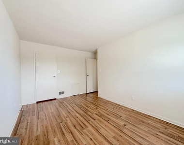 9503 Hagel Circle - Photo Thumbnail 19