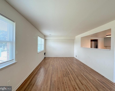 9503 Hagel Circle - Photo Thumbnail 3