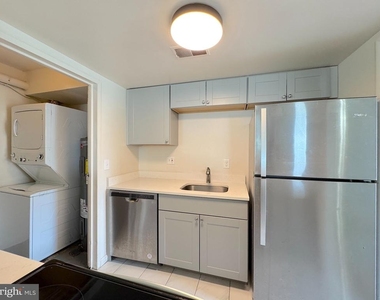 9503 Hagel Circle - Photo Thumbnail 11