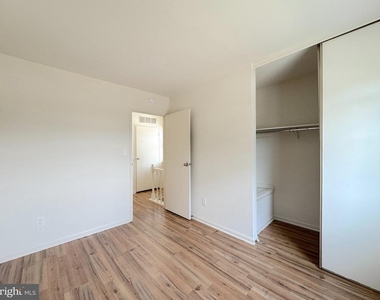 9503 Hagel Circle - Photo Thumbnail 15