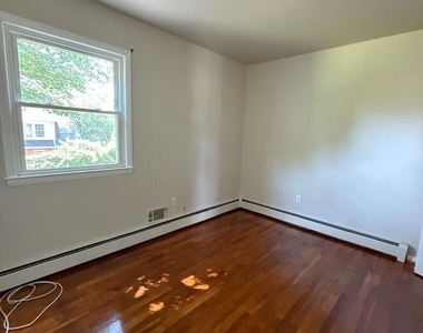 7433 Tillman Drive - Photo Thumbnail 8
