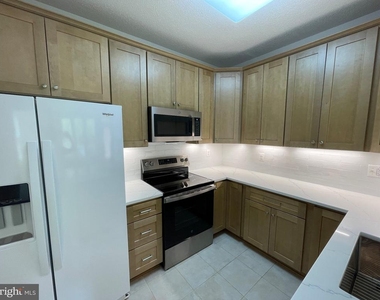 12180 Abington Hall Place - Photo Thumbnail 16