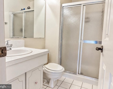 2723 Manorhaven Court - Photo Thumbnail 7