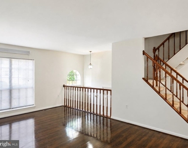 2723 Manorhaven Court - Photo Thumbnail 1