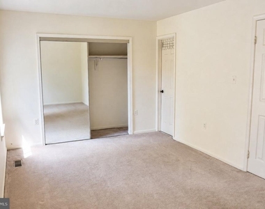 2723 Manorhaven Court - Photo Thumbnail 10