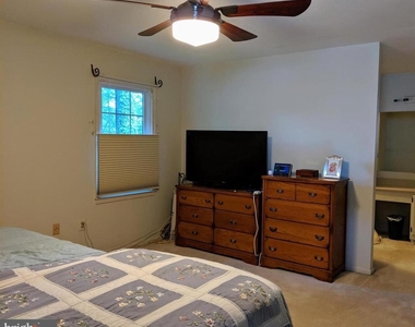 8465 Sevan Court - Photo Thumbnail 15