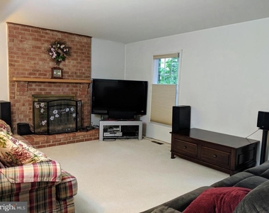 8465 Sevan Court - Photo Thumbnail 3