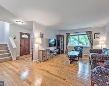 10343 Bushman Drive - Photo Thumbnail 8