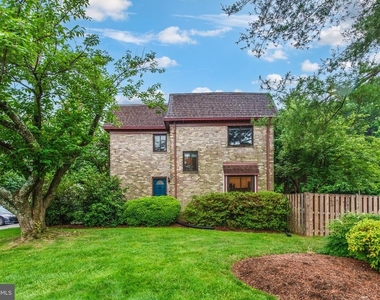 10343 Bushman Drive - Photo Thumbnail 2