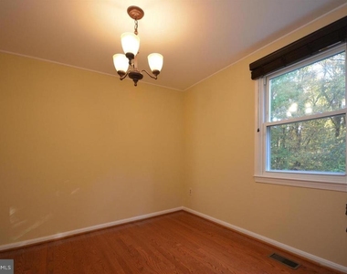 3151 Ellenwood Drive - Photo Thumbnail 5