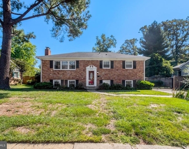 7907 Donelson Street - Photo Thumbnail 2