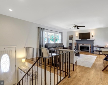 7907 Donelson Street - Photo Thumbnail 5