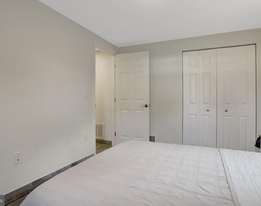 7907 Donelson Street - Photo Thumbnail 30