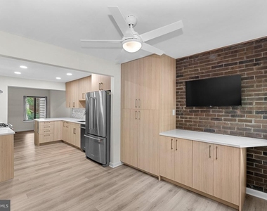 11545 Hearthstone Court - Photo Thumbnail 8