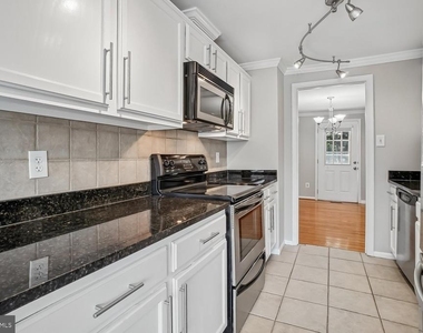 6505 Coachleigh Way - Photo Thumbnail 6