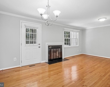 6505 Coachleigh Way - Photo Thumbnail 10