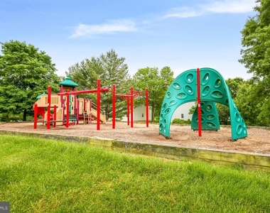 6505 Coachleigh Way - Photo Thumbnail 33