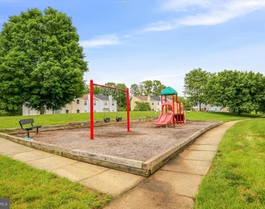 6505 Coachleigh Way - Photo Thumbnail 32