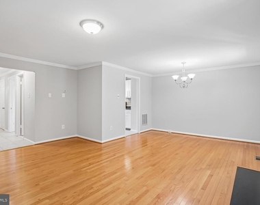 6505 Coachleigh Way - Photo Thumbnail 12