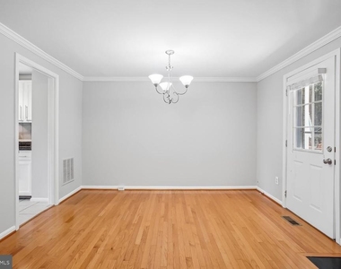 6505 Coachleigh Way - Photo Thumbnail 13