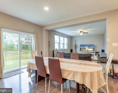 110 Bentpath Court - Photo Thumbnail 8