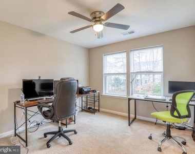 110 Bentpath Court - Photo Thumbnail 18