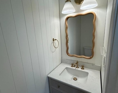 102 Wythe Avenue - Photo Thumbnail 15