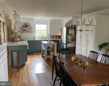 102 Wythe Avenue - Photo Thumbnail 2