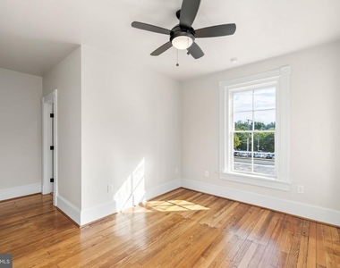 901 Caroline Street - Photo Thumbnail 1