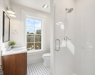 901 Caroline Street - Photo Thumbnail 5