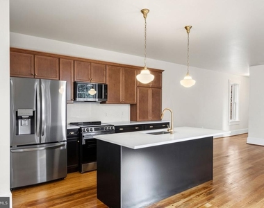 901 Caroline Street - Photo Thumbnail 10