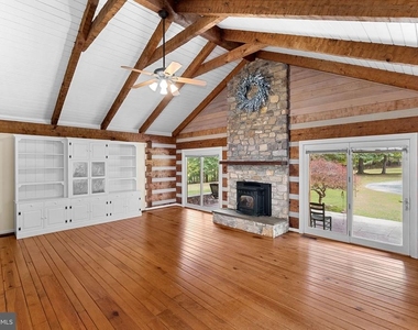 422 Duke Lane - Photo Thumbnail 7