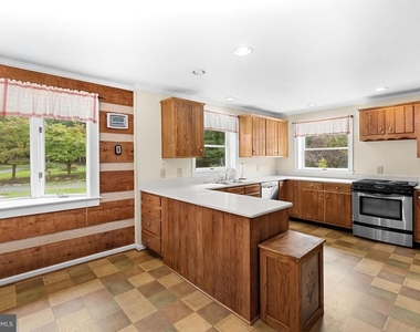 422 Duke Lane - Photo Thumbnail 16