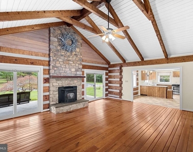 422 Duke Lane - Photo Thumbnail 10