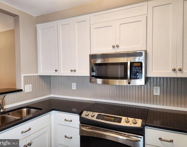2181 Jamieson Avenue - Photo Thumbnail 9
