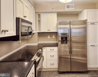 2181 Jamieson Avenue - Photo Thumbnail 10