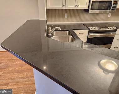 2181 Jamieson Avenue - Photo Thumbnail 14