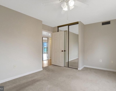 2151 Jamieson Avenue - Photo Thumbnail 22