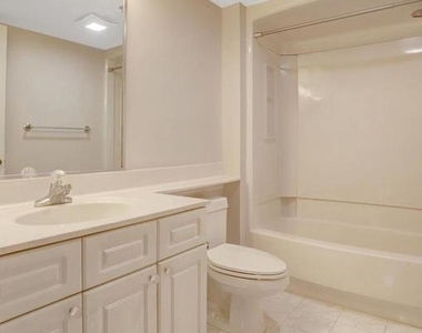 2151 Jamieson Avenue - Photo Thumbnail 19