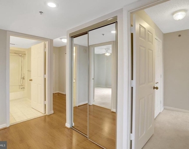 2151 Jamieson Avenue - Photo Thumbnail 16