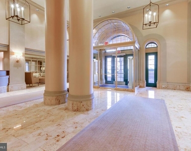 2151 Jamieson Avenue - Photo Thumbnail 6
